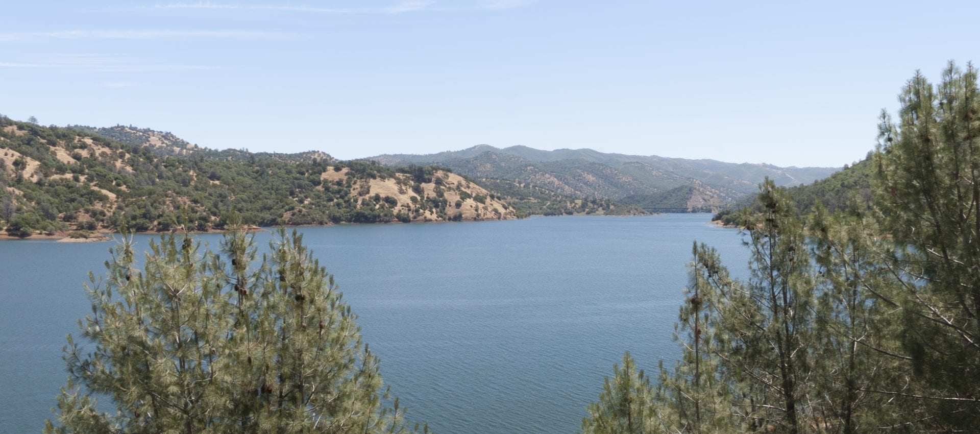 A view of New Melones lake in Central California. Photo take in late spring with a wide angle lens.